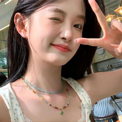 在拥挤的房间拥抱